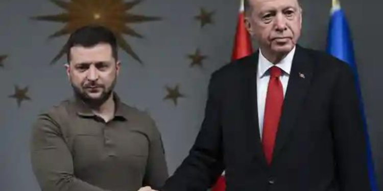 Zelenski: Turquía participará en reunión por la paz