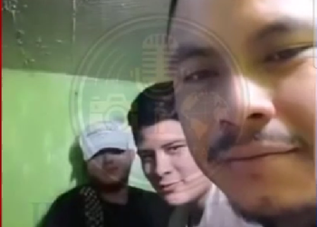 Reos bebiendo en cárcel de Guatemala