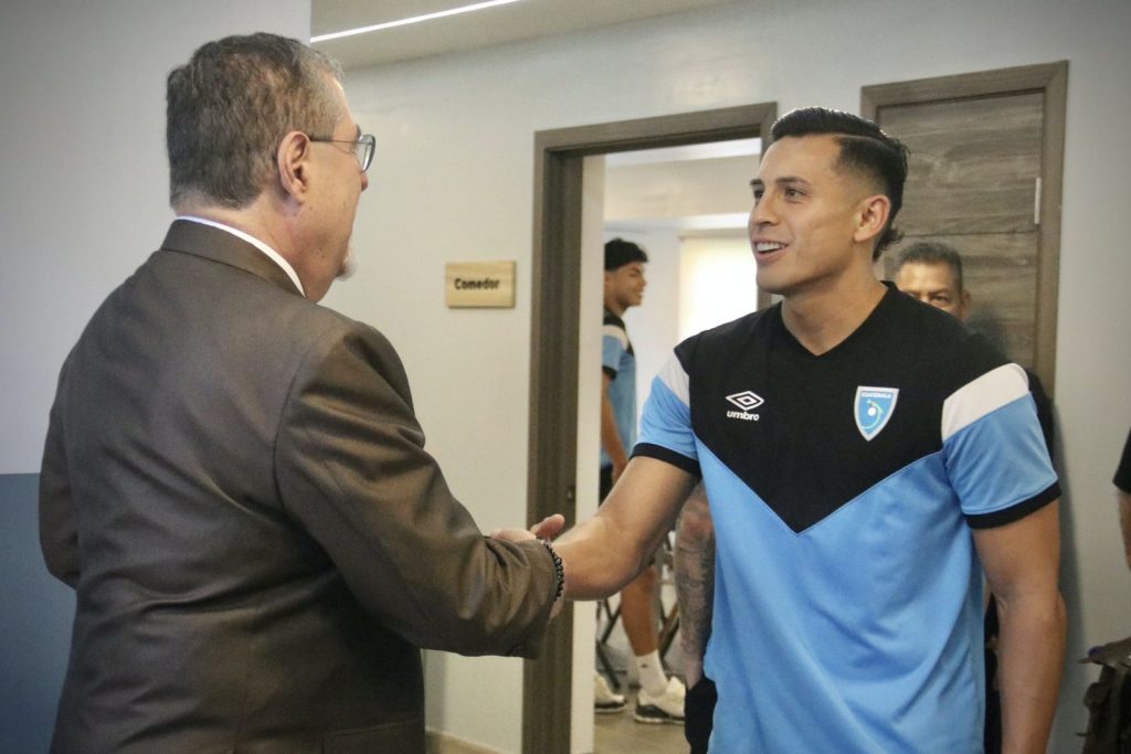 Guatemala vs El Salvador eliminatorias 2026 Cementos Progreso Creditos FedeFut