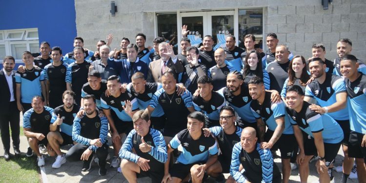 Guatemala vs El Salvador eliminatorias 2026 Cementos Progreso Creditos FedeFut