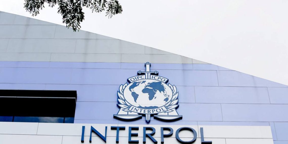 Interpol activa alertas rojas