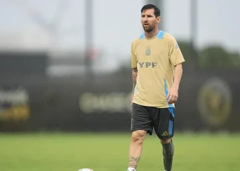 Messi regresa a entrenar con Argentina