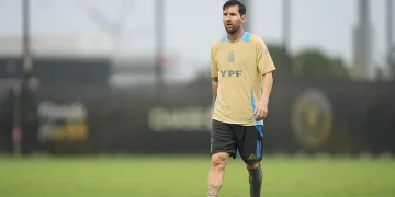 Messi regresa a entrenar con Argentina
