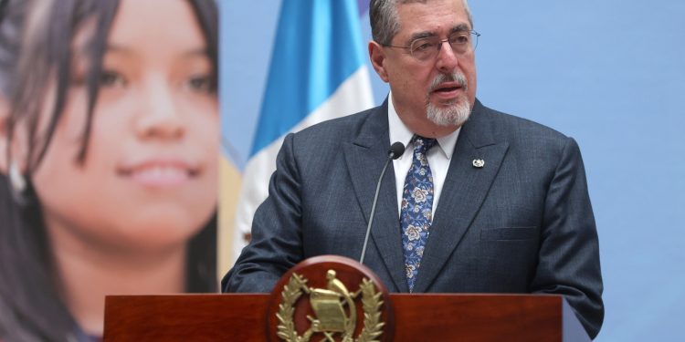 Arévalo critica al MP