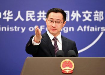 China da una severa advertencia