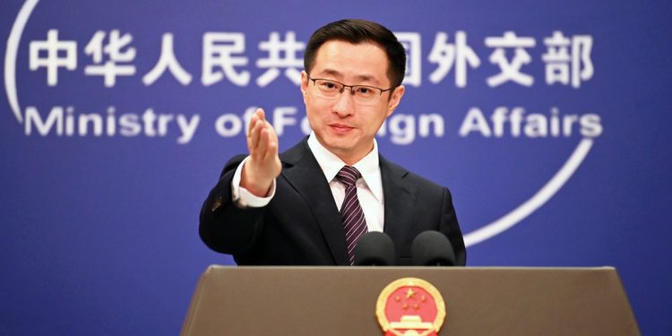 China da una severa advertencia