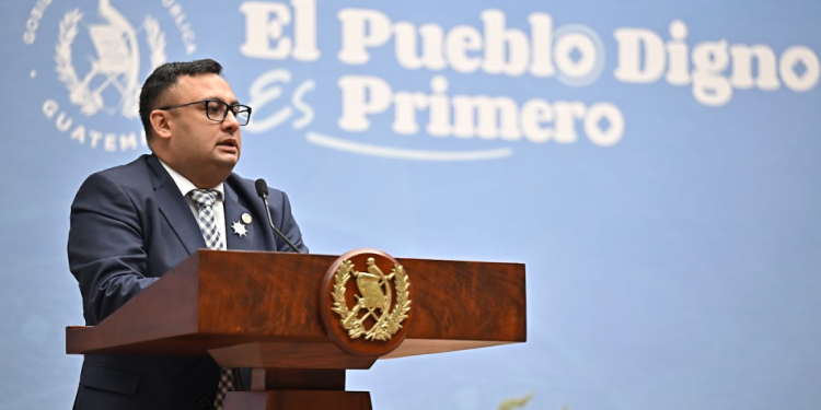 Viceministro Fernando Suriano