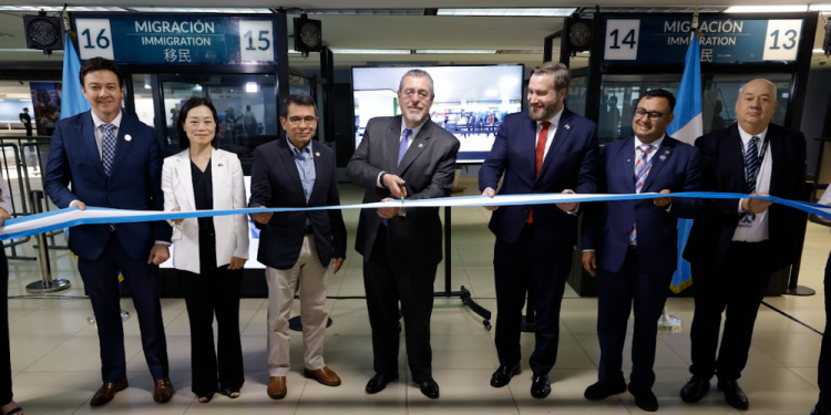Migración Aeropuerto La Aurora