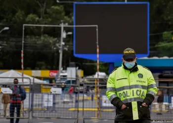 Ecuador restringe pasos de frontera