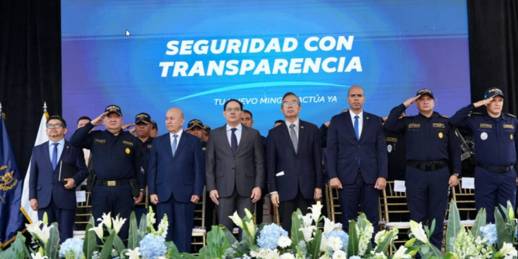 Donación de equipo a la PNC por China Taiwán