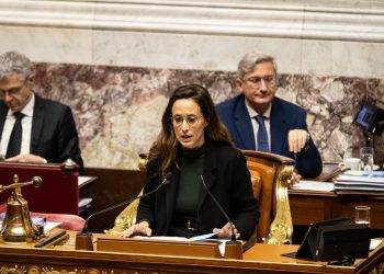 Francia pide retirada de la OTAN