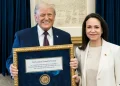 Medalla del Nobel a Trump