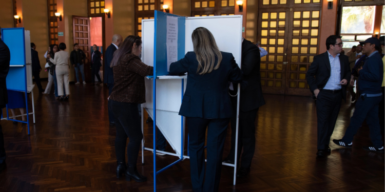Participación de profesionales de ciencias
