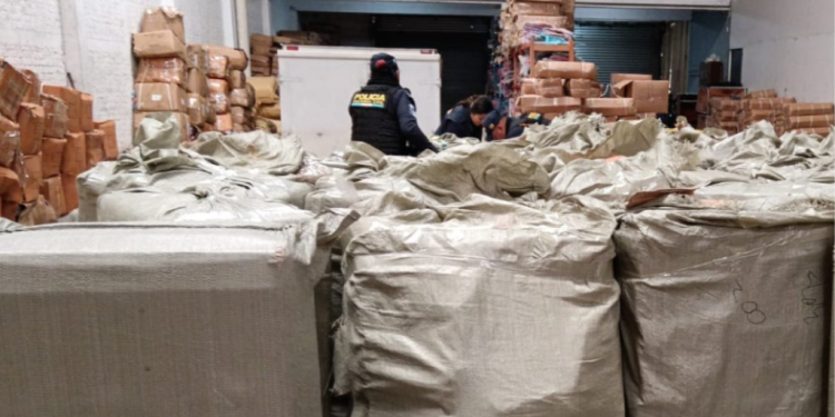 Allanamientos por falsificación de marcas tras denuncia de FIFA