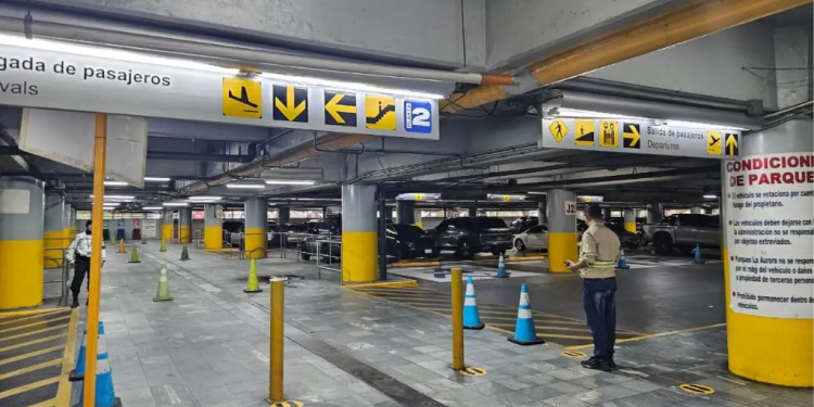 Intervención judicial del parqueo del Aeropuerto La Aurora