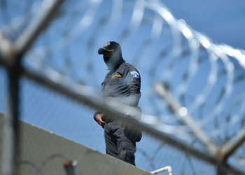 Construcción de cárcel en Morales Izabal