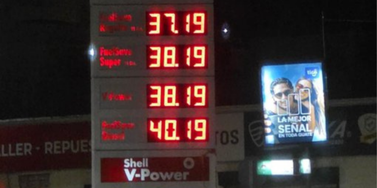 Alza del diésel en Guatemala supera los 40 quetzales