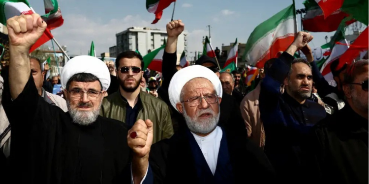 Amenaza de Irán a EE.UU. eleva tensión tras advertencias militares