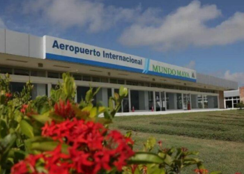 Aeropuerto de Petén