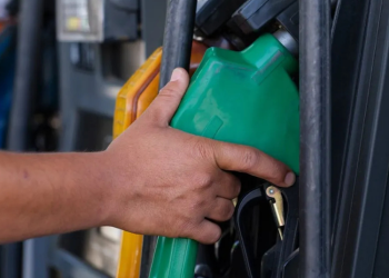 Alza de combustibles vuelve a impactar