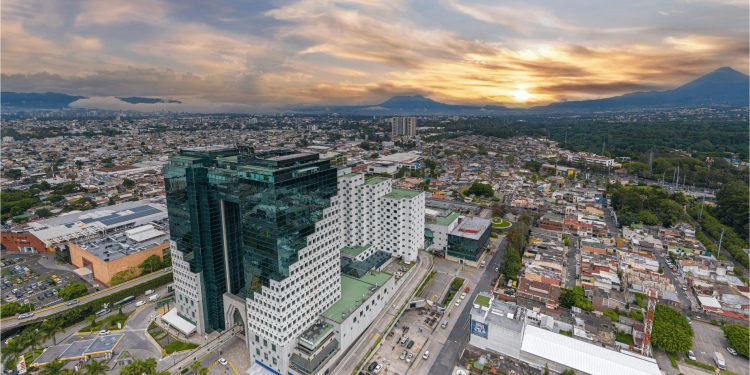 Tikal Futura 30 años