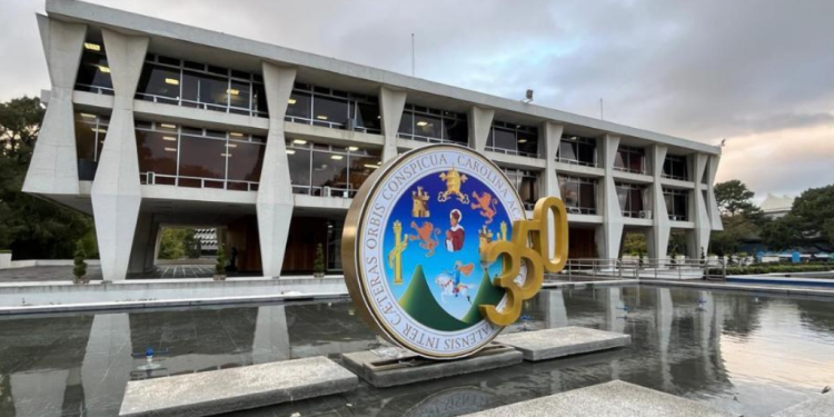 Denuncia por elección del rector de la USAC