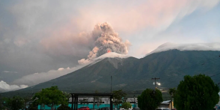 Actividad del volcán de Fuego