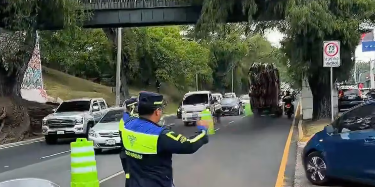 Aerómetro obliga a implementar nuevo carril reversible