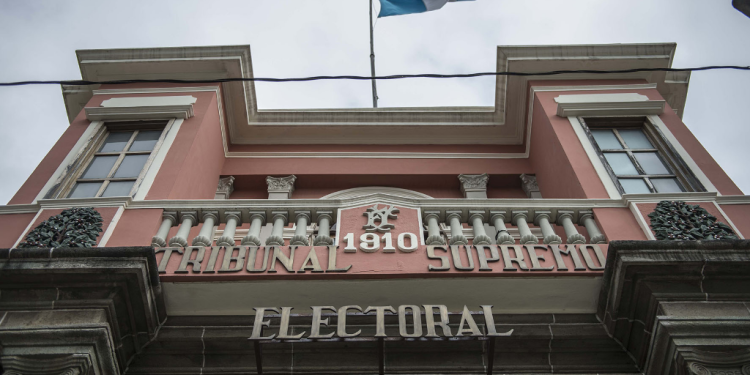 Campaña anticipada es investigada por el TSE
