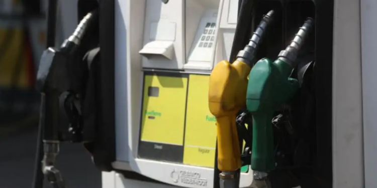 Precios de los combustibles aumentan