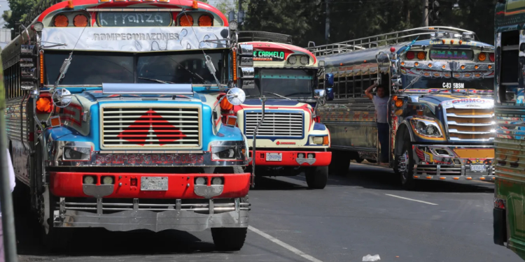 Transportistas extraurbanos advierten posible paralización