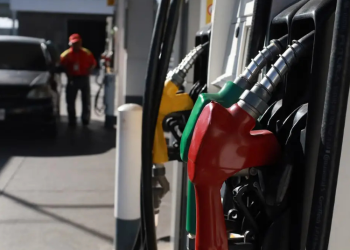 Gasolina regular con etanol
