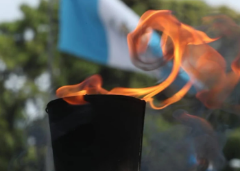 Caravanas de antorchas de independencia