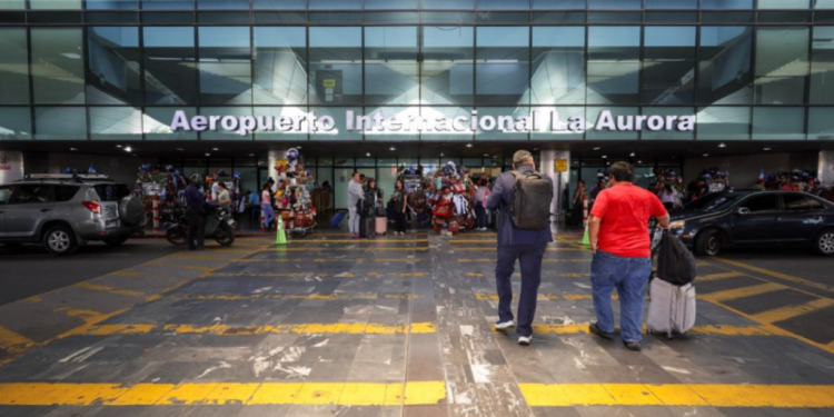 Bloqueos en el Aeropuerto La Aurora