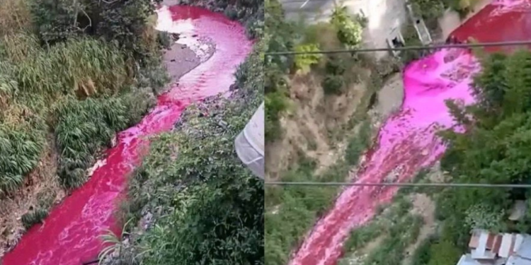 Aguas con coloración roja