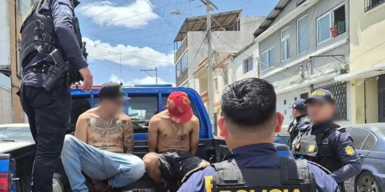 Presuntos moto ladrones