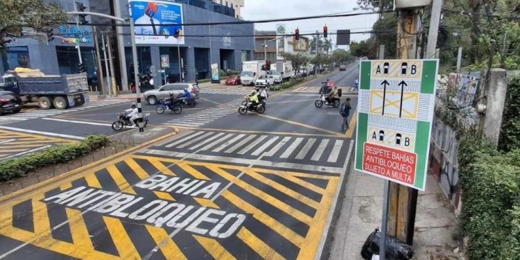 Multas por bloquear intersecciones