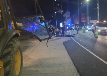 Socavón en ruta Interamericana