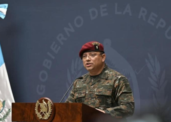 Denuncia contra ministro de Defensa Henry