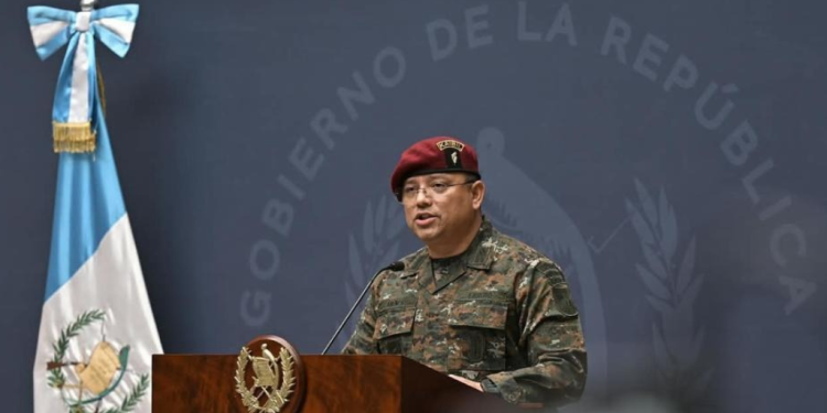 Denuncia contra ministro de Defensa Henry