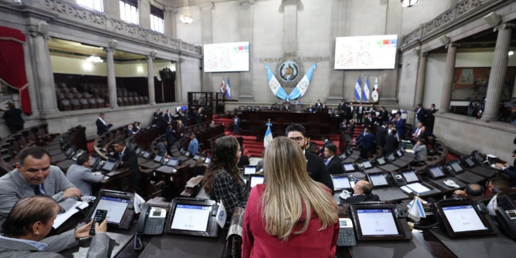 Congreso de Guatemala retira de discusión iniciativa de etiquetado de productos